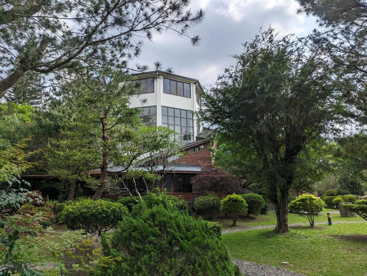 Flying Villa Nantou Exteriör bild